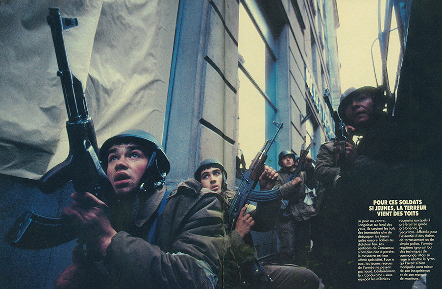 <p><strong>Gilles Saussier | Paris-Match | 4 janvier 1990 | p 52.53</strong><br class='autobr' />
<i>Pour ces soldats si jeunes, la terreur vient des toits<br class='autobr' />
For those so young soldiers, terror comes from the roof</i></p>